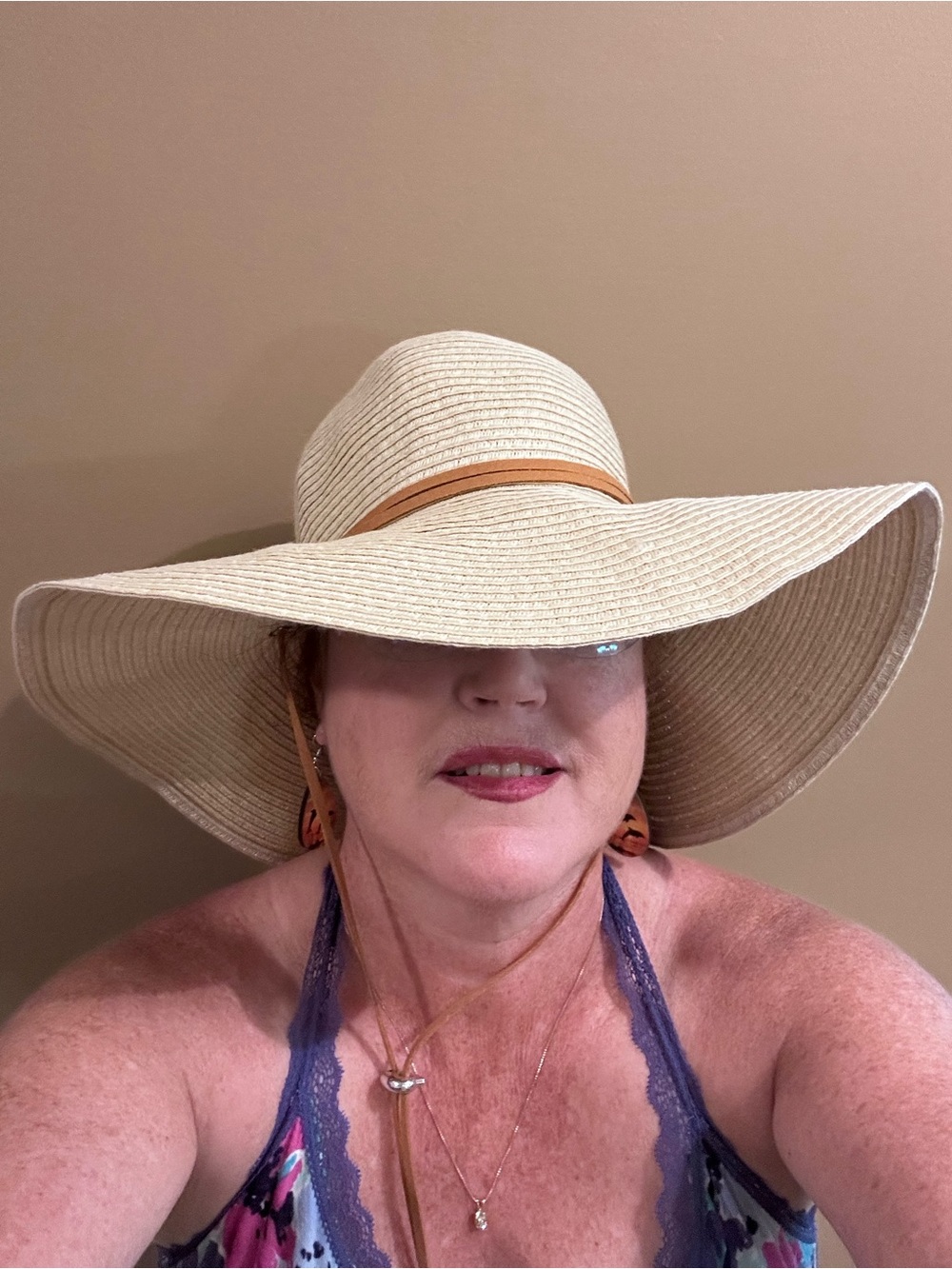 Banana Boat EUC Wide Brim Sun Hat Straw-Style 100% Paper Adjustable Chin Strap